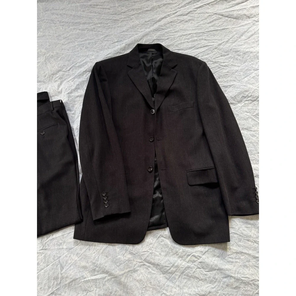 Banana Republic Men's Charcoal 100% Wool Suit 42R 34x31 Italy Business Formal